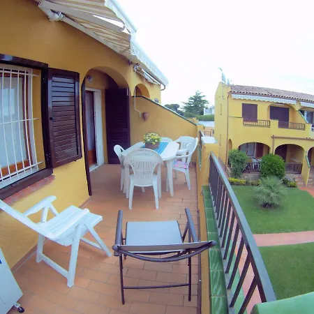 Vacay Tropicana, Magnifica Terraza! En La Costa Brava, L'escala! Apartment L'Escala